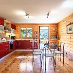Luxury On Mountain In With Amazing View Alpehytte Kalavryta