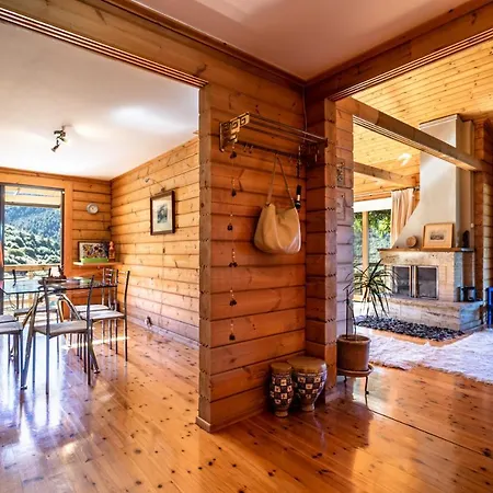 Chalet Luxury Chalet Villa, Kalavryta